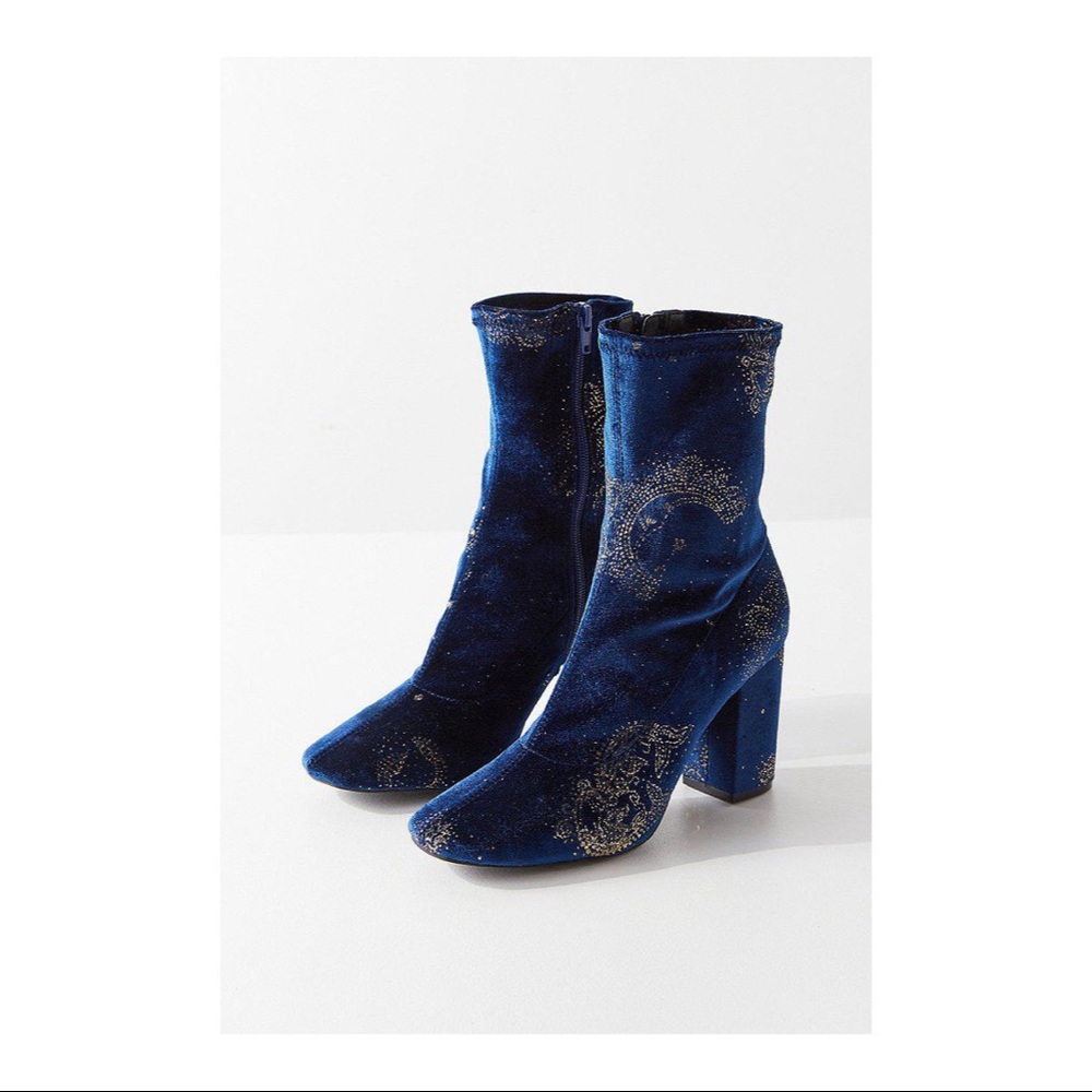 UO | Velvet Celestial Boots
